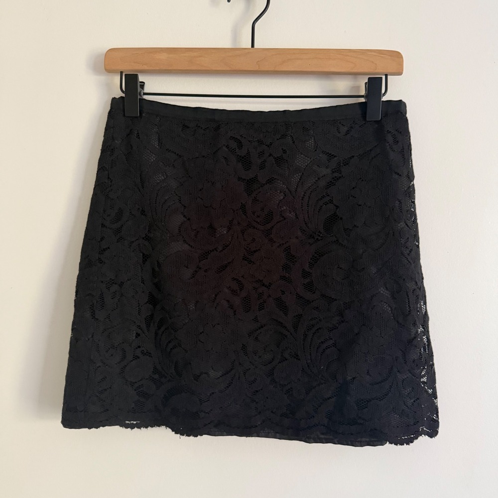 Black Floral Lace Mini Skirt Size 4 Whimsigoth Witchy Dark Academia